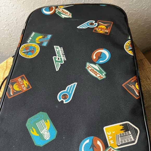 Coach Travel Packs - Picture 5 of 7